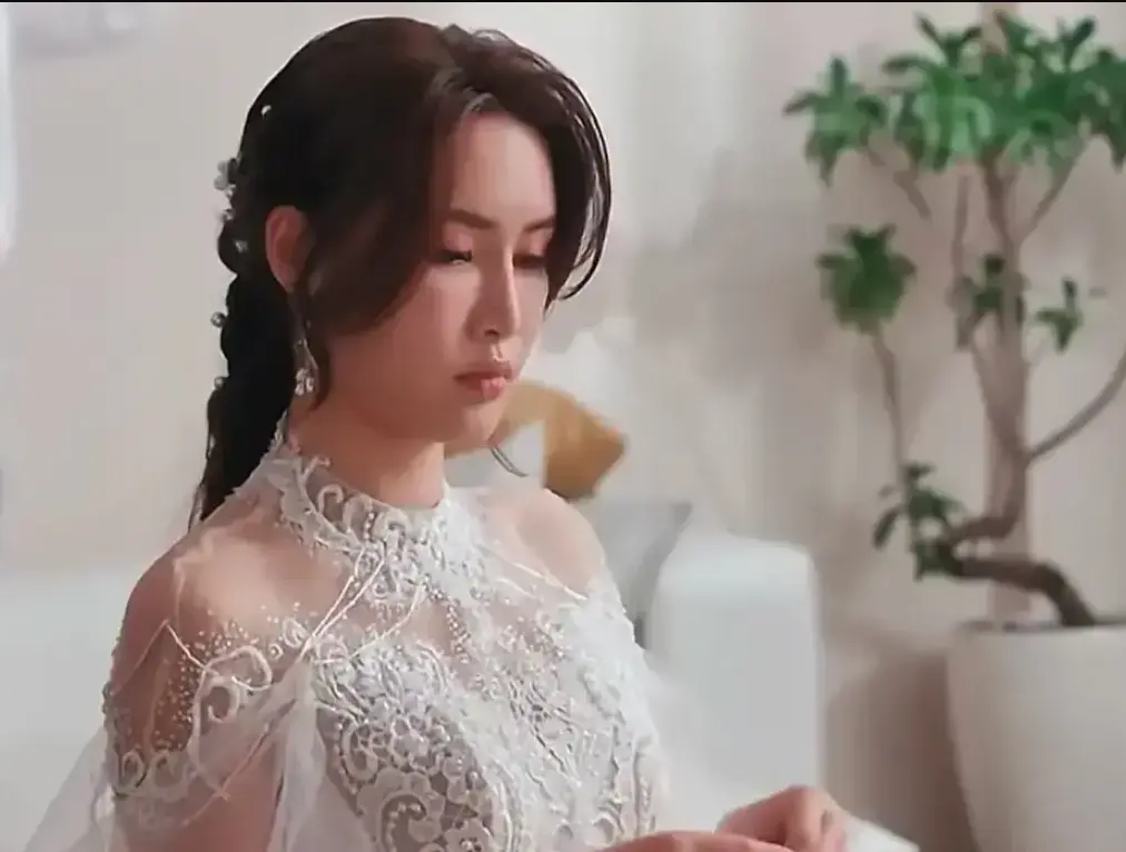《苏畅-小凤新婚》完整未删减版-艾熙倾情演绎怀旧台味风情-4K高清无码蓝光未删节-夸克网盘免费下载在线观看